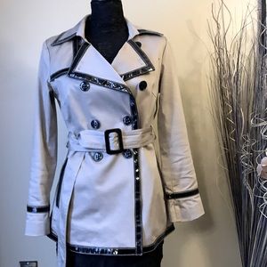 Classy sexy Braetan trench timeless